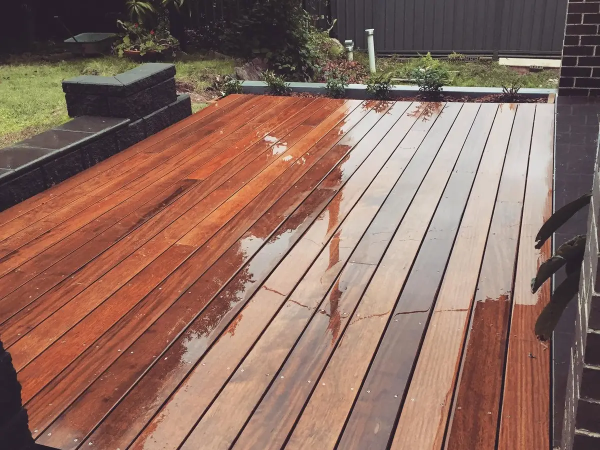 Sydney - Deck & Planter Bed