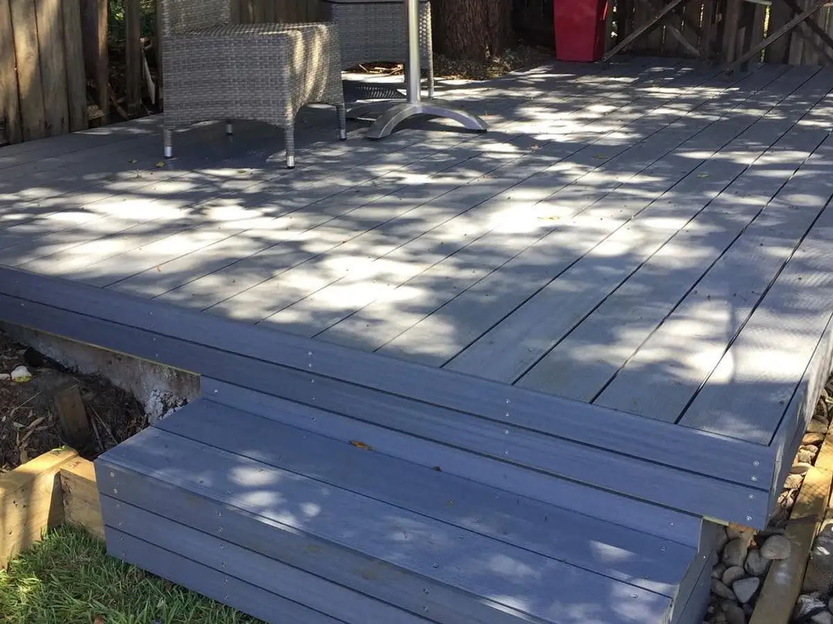 Sydney - Deck & Boxed Steps